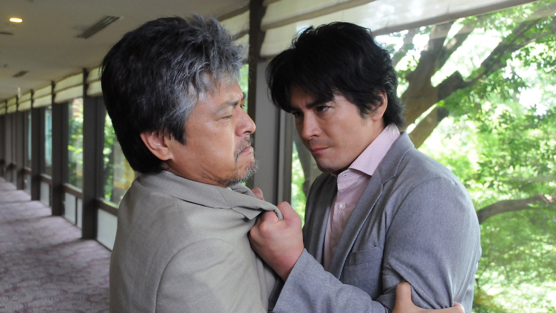 無料テレビで最も遠い銀河を視聴する