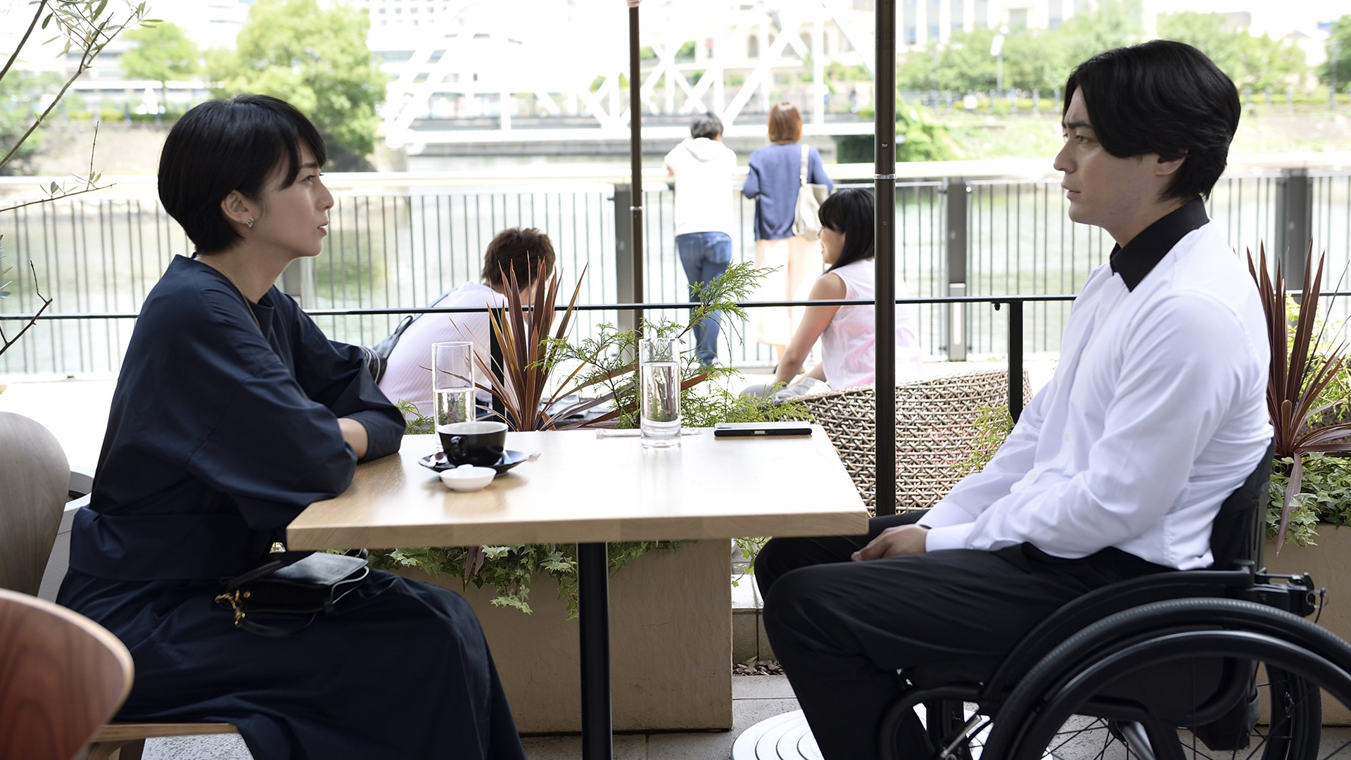 無料テレビでdele (ディーリー)を視聴する