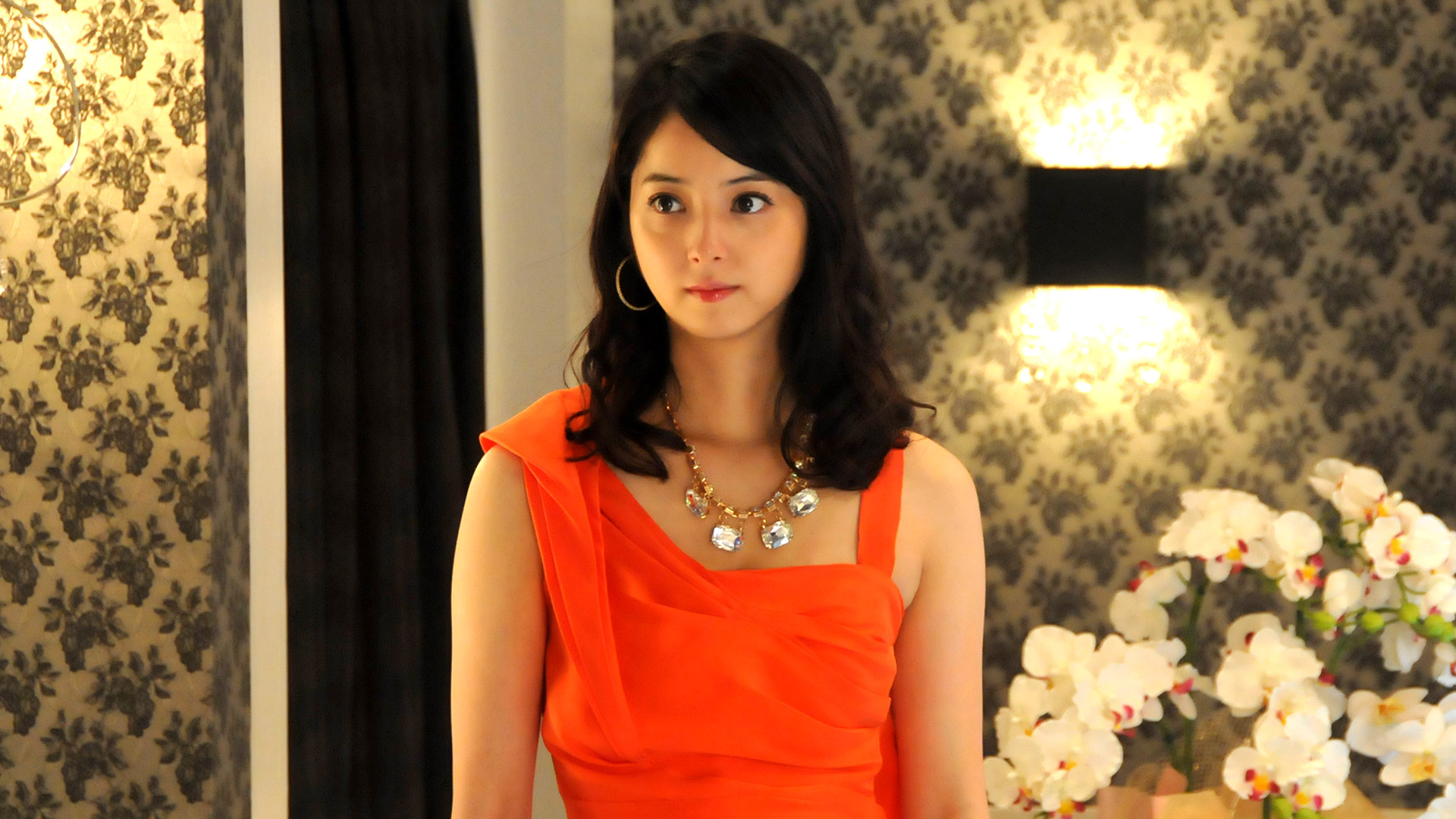 無料テレビで黒服物語を視聴する