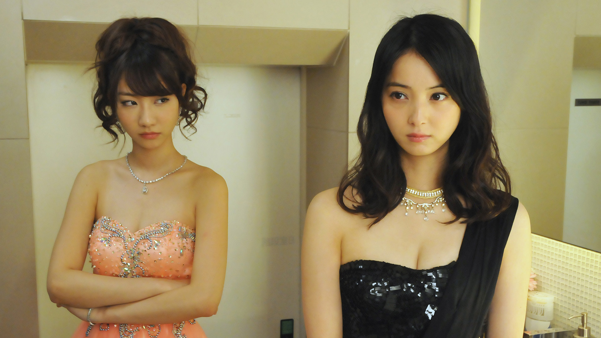 無料テレビで黒服物語を視聴する